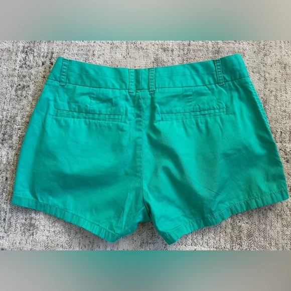 J Crew 100% Cotton Broken In Chino Shorts - Green - Size 4 - Picture 2 of 8